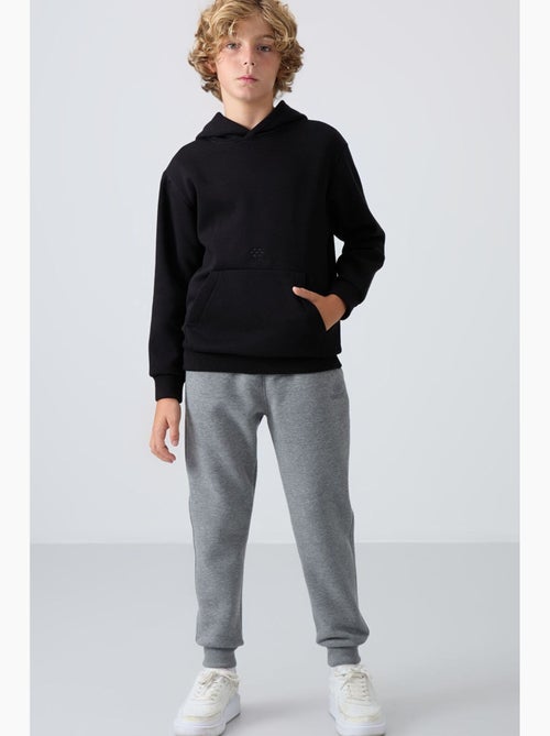 Sweat à capuche enfant avec poche tommy - Kiabi Sweat à capuche enfant avec poche tommy - Kiabi