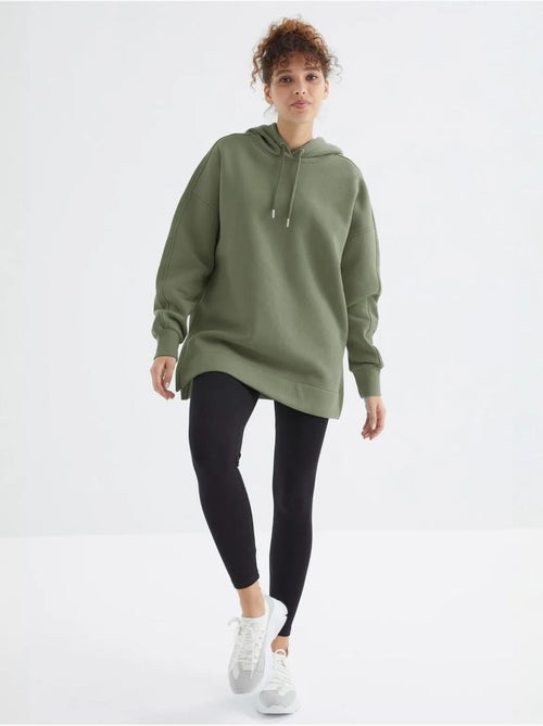 Sweat à capuche oversize avec poche tommy - Kiabi Sweat à capuche oversize avec poche tommy - Kiabi