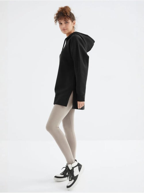 Sweat à capuche oversize avec poche tommy - Kiabi Sweat à capuche oversize avec poche tommy - Kiabi