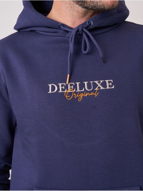 Sweat à capuche regular homme imprimé deeluxe original 'deeluxe' - Kiabi Sweat à capuche regular homme imprimé deeluxe original 'deeluxe' - Kiabi