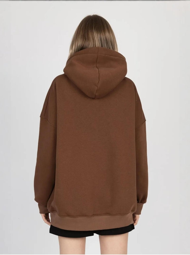 Sweat à capuche surdimensionné avec poche kangourou Marron - Kiabi