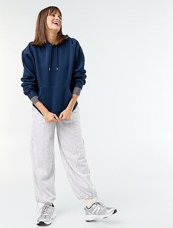 Sweat à capuche uni avec poche kangourou