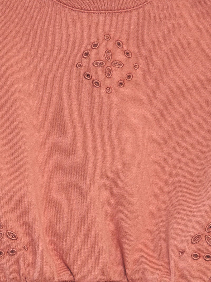 Sweat à col rond avec broderies Rouge - Kiabi