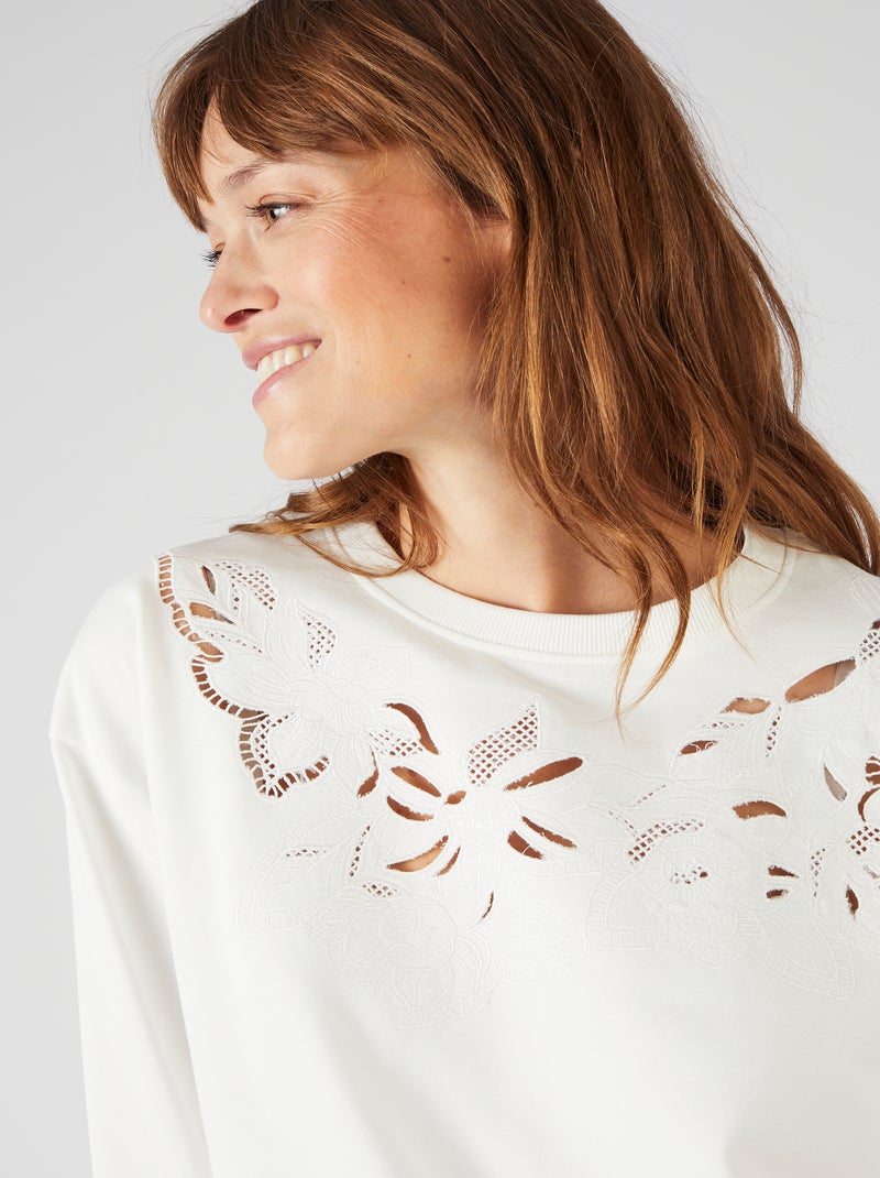 Sweat broderie et guipure - Happy D. by Damart Blanc cassé - Kiabi