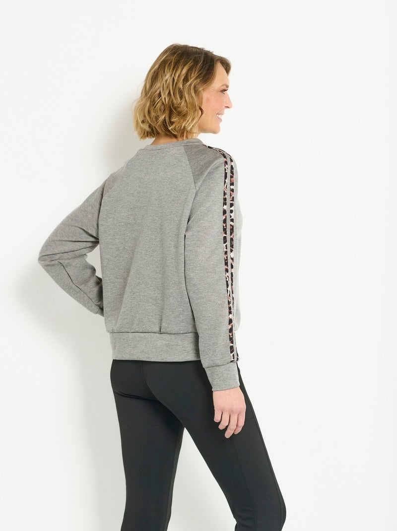 Sweat confort col rond bandes léopard Gris - Kiabi