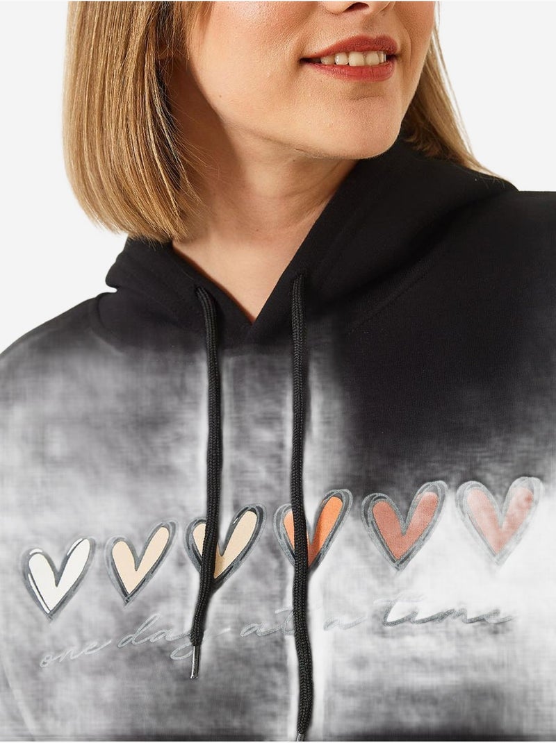 Sweat-shirt à capuche à triple fil brossé et imprimé cœur lucci Noir - Kiabi
