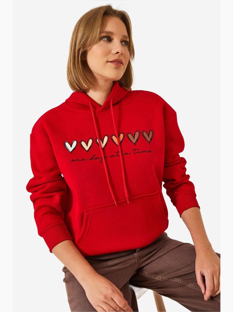 Sweat-shirt à capuche à triple fil brossé et imprimé cœur lucci Rouge - Kiabi