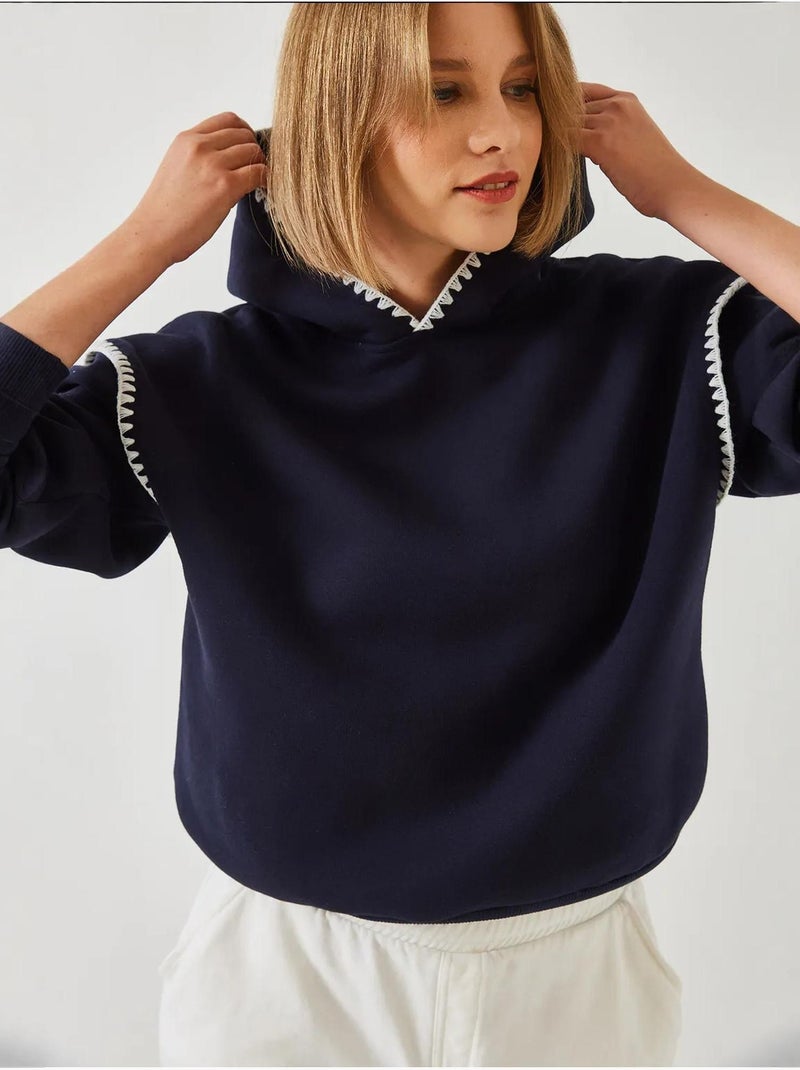 Sweat-shirt à capuche avec détails en dentelle lucci Bleu marine - Kiabi