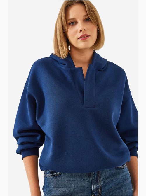 Sweat-shirt à capuche et col en v lucci - Kiabi Sweat-shirt à capuche et col en v lucci - Kiabi