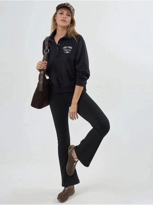 Sweat-shirt à col polo, manches longues et coupe décontractée busem - Kiabi Sweat-shirt à col polo, manches longues et coupe décontractée busem - Kiabi