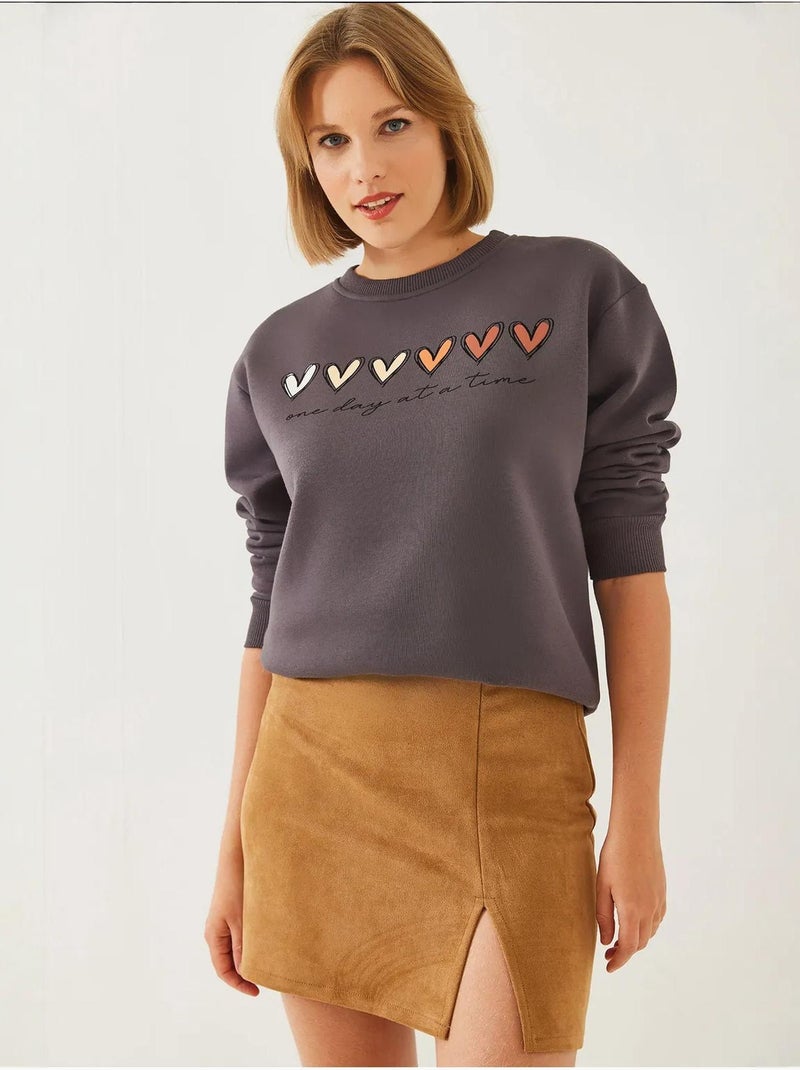 Sweat-shirt à imprimé cœur et col rond lucci Gris Noir - Kiabi
