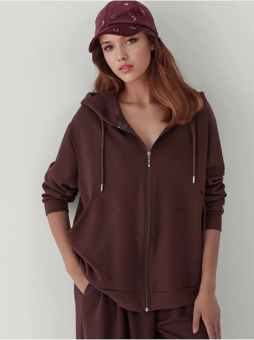 Sweat-shirt à manches longues et col zippé à motifs - Kiabi Sweat-shirt à manches longues et col zippé à motifs - Kiabi