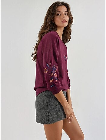 Sweat-shirt brodé à col rond et coupe confortable