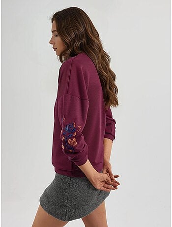 Sweat-shirt brodé à col rond et coupe confortable