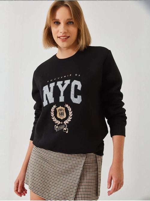 Sweat-shirt brodé à trois fils bianco lucci - Kiabi Sweat-shirt brodé à trois fils bianco lucci - Kiabi