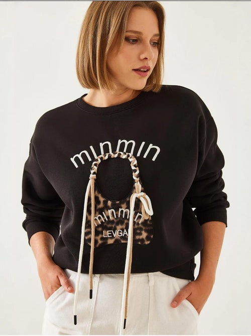 Sweat-shirt brodé avec sac léopard bianco lucci - Kiabi Sweat-shirt brodé avec sac léopard bianco lucci - Kiabi