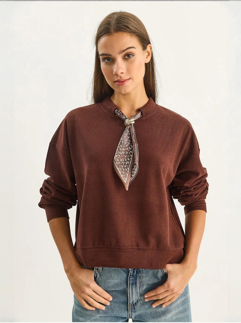 Sweat-shirt côtelé à col rond avec détail d'écharpe Marron foncé - Kiabi