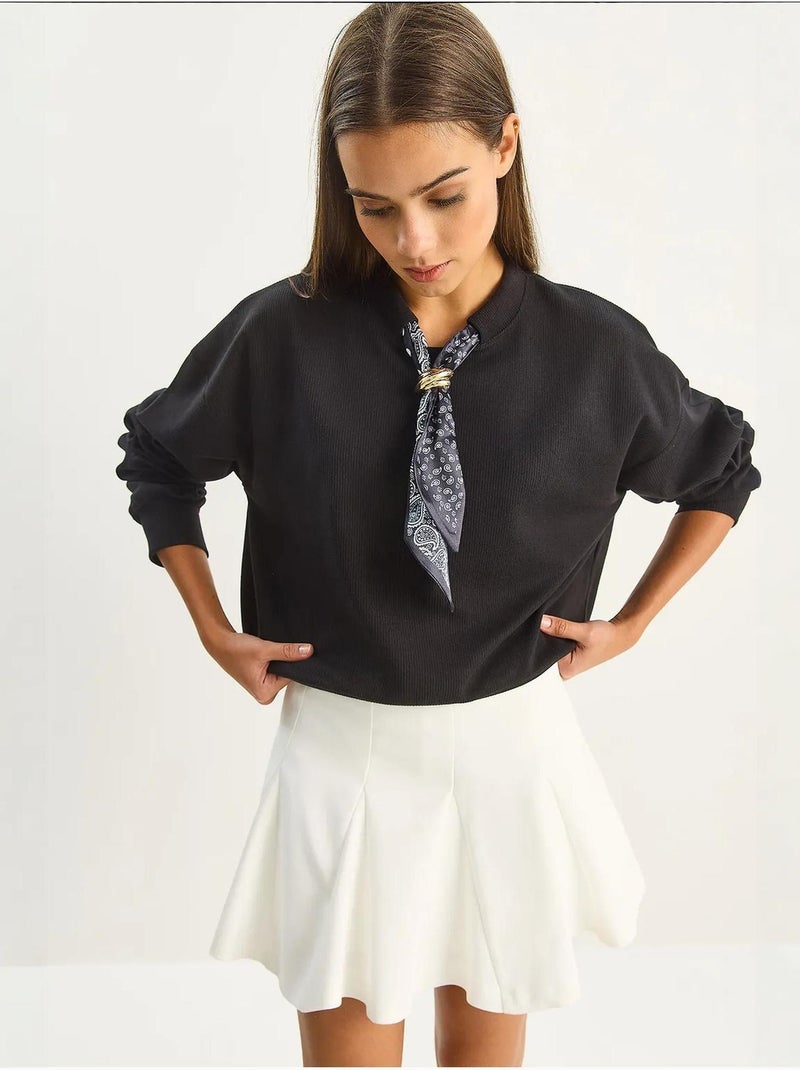 Sweat-shirt côtelé à col rond avec détail d'écharpe Noir - Kiabi