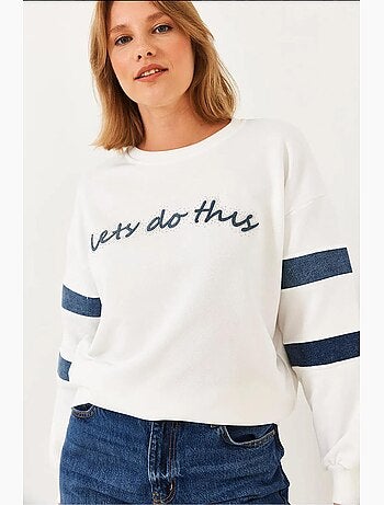 Sweat-shirt en denim rayé orné de pierres lucci