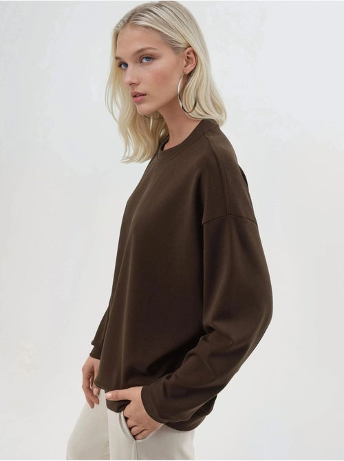 Sweat-shirt en maille à col rond coupe décontractée busem - Kiabi Sweat-shirt en maille à col rond coupe décontractée busem - Kiabi