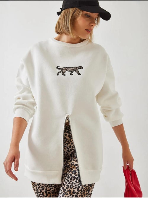 Sweat-shirt imprimé léopard à triple fil brossé et fermeture éclair sur le devant de bianco lucci - Kiabi Sweat-shirt imprimé léopard à triple fil brossé et fermeture éclair sur le devant de bianco lucci - Kiabi
