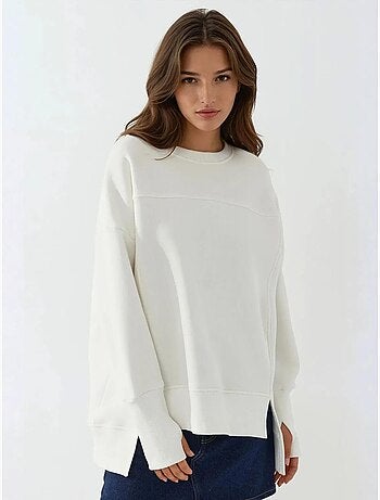 Sweat-shirt oversize à col ras du cou et fente sur le devant blanc