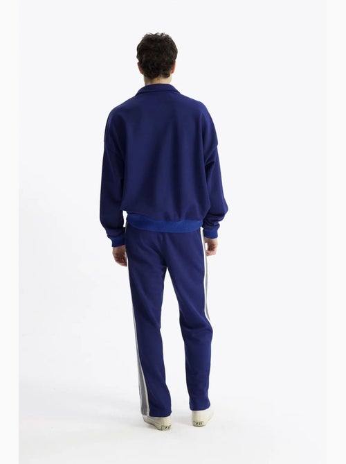 Sweat-shirt oversize à col rond et détail cravate giesto - Kiabi Sweat-shirt oversize à col rond et détail cravate giesto - Kiabi