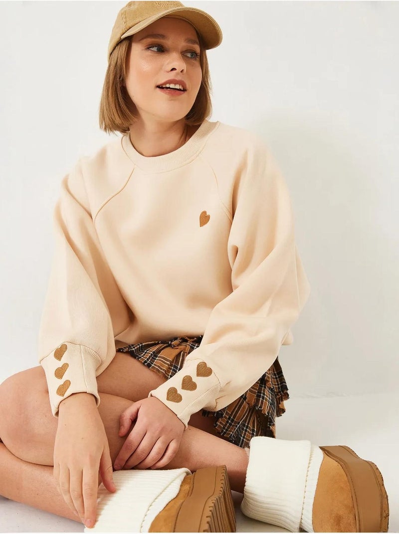 Sweat-shirt ras du cou bianco en tissu brossé triple fil avec cœur brodé lucci Beige argile - Kiabi