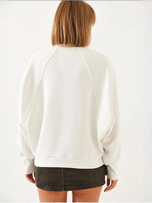 Sweat-shirt ras du cou bianco en tissu brossé triple fil avec cœur brodé lucci - Kiabi Sweat-shirt ras du cou bianco en tissu brossé triple fil avec cœur brodé lucci - Kiabi