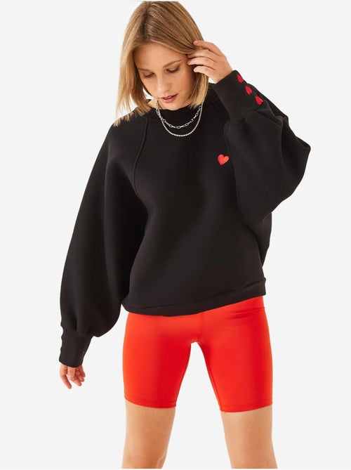Sweat-shirt ras du cou bianco en tissu brossé triple fil avec cœur brodé lucci - Kiabi Sweat-shirt ras du cou bianco en tissu brossé triple fil avec cœur brodé lucci - Kiabi