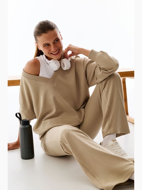 Sweatshirt ample à col en v penti - Kiabi Sweatshirt ample à col en v penti - Kiabi