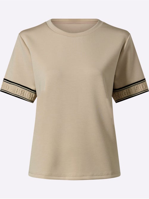 Sweatshirt Détail Décoratif à L'aspect 3d - Taille Standard - Helline - Kiabi Sweatshirt Détail Décoratif à L'aspect 3d - Taille Standard - Helline - Kiabi