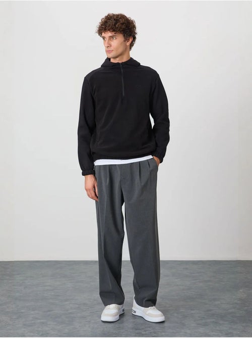 Sweatshirt homme bicolore à demi-zip en maille peluche tommy - Kiabi Sweatshirt homme bicolore à demi-zip en maille peluche tommy - Kiabi