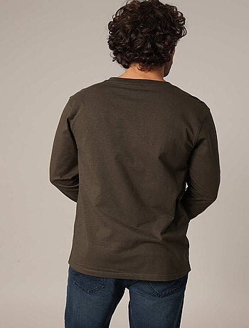 T-shirt 100% coton BCI avec poche plaquée sur la poitrine et étiquette brodée. 'Deeluxe'