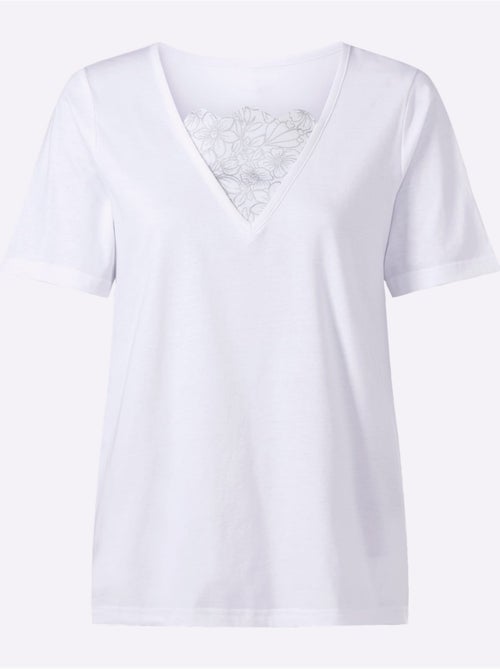 T-shirt 2 en 1 à col V avec empiècement floral et manches courtes - Taille standard - Moda Vilona - Kiabi T-shirt 2 en 1 à col V avec empiècement floral et manches courtes - Taille standard - Moda Vilona - Kiabi