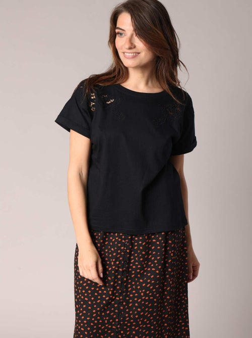 T-shirt  à broderies ajourées 'Deeluxe' - Kiabi