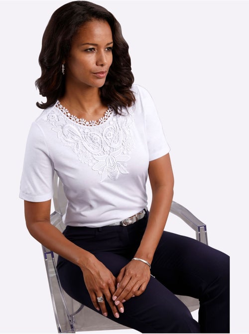 T shirt à col en dentelle et manches courtes - taille standard - witt - Kiabi T shirt à col en dentelle et manches courtes - taille standard - witt - Kiabi