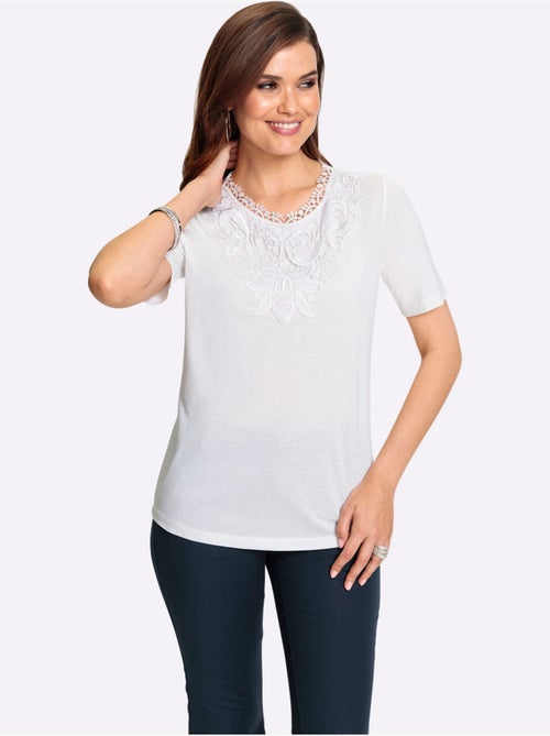 T shirt à col en dentelle et manches courtes - taille standard - witt - Kiabi T shirt à col en dentelle et manches courtes - taille standard - witt - Kiabi