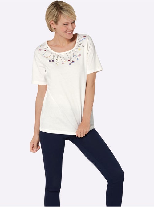 T-shirt à col rond avec motif floral harmonieux - Taille standard - Moda Vilona - Kiabi T-shirt à col rond avec motif floral harmonieux - Taille standard - Moda Vilona - Kiabi