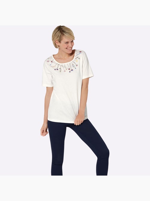 T-shirt à col rond avec motif floral harmonieux - Taille standard - Moda Vilona - Kiabi T-shirt à col rond avec motif floral harmonieux - Taille standard - Moda Vilona - Kiabi