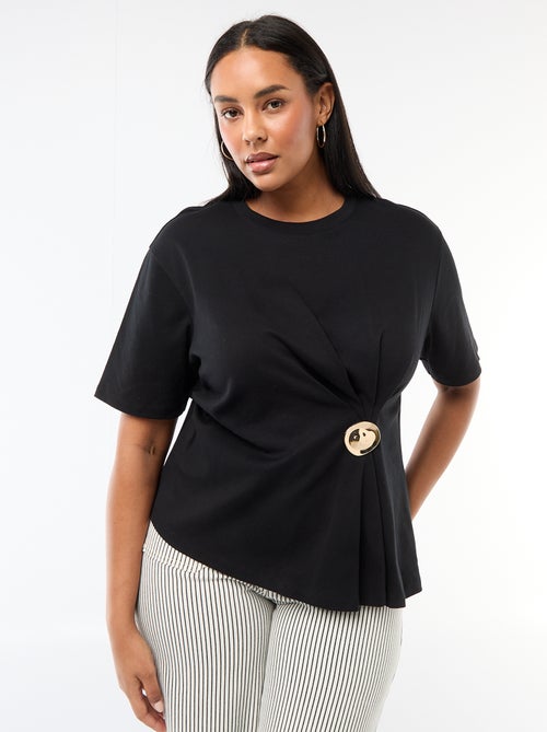 T-shirt à col rond drapé avec bijou fantaisie - Kiabi