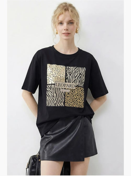 T-shirt à col rond et sequins imprimé léopard lucci - Kiabi T-shirt à col rond et sequins imprimé léopard lucci - Kiabi