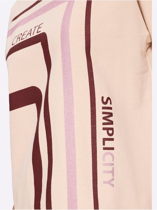 T-shirt à col roulé imprimé brillant tendance - taille standard - helline - Kiabi T-shirt à col roulé imprimé brillant tendance - taille standard - helline - Kiabi
