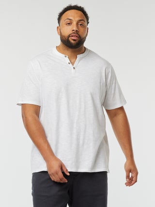 T-shirt à col tunisien