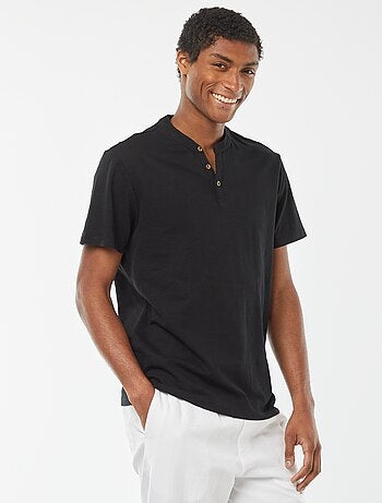 T-shirt à col tunisien manches courtes