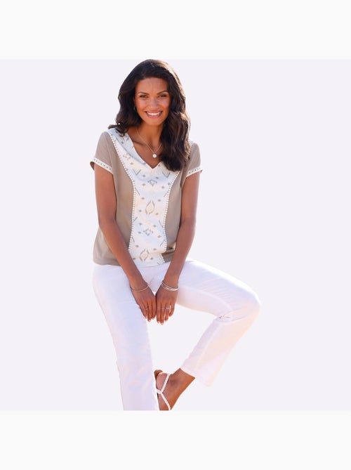 T-shirt à col V avec motif ethnique et finitions crochetées - Taille standard - Moda Vilona - Kiabi