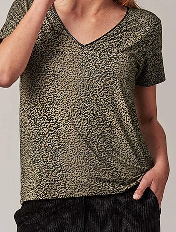 T-shirt à col V imprimé léopard 'Deeluxe'
