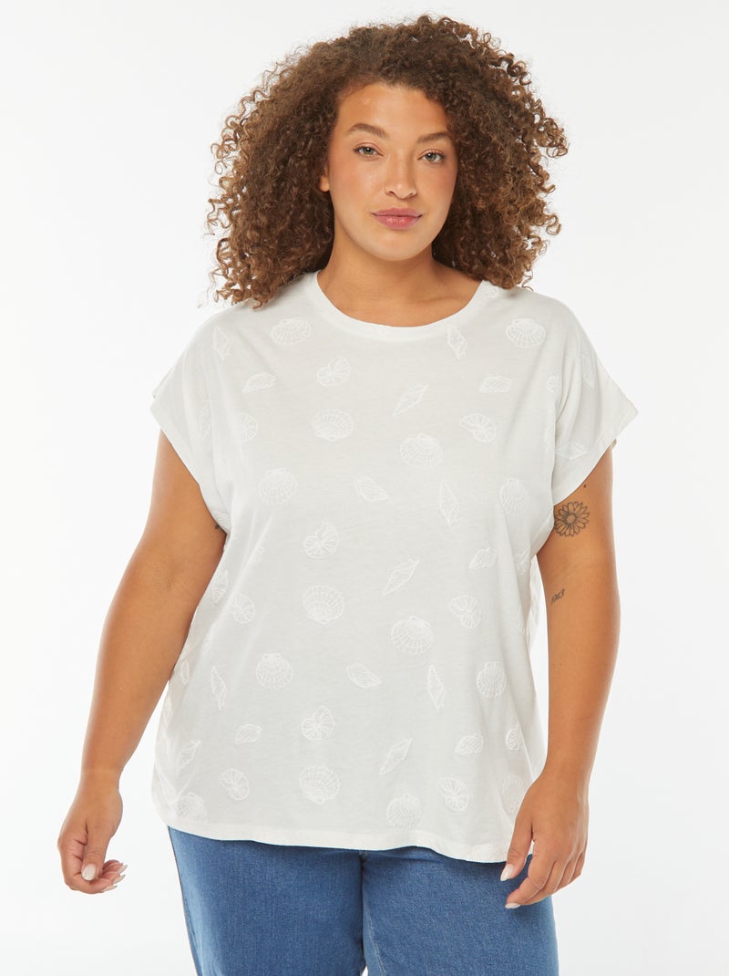 T-shirt à emmanchures courtes et broderies all over Blanc - Kiabi