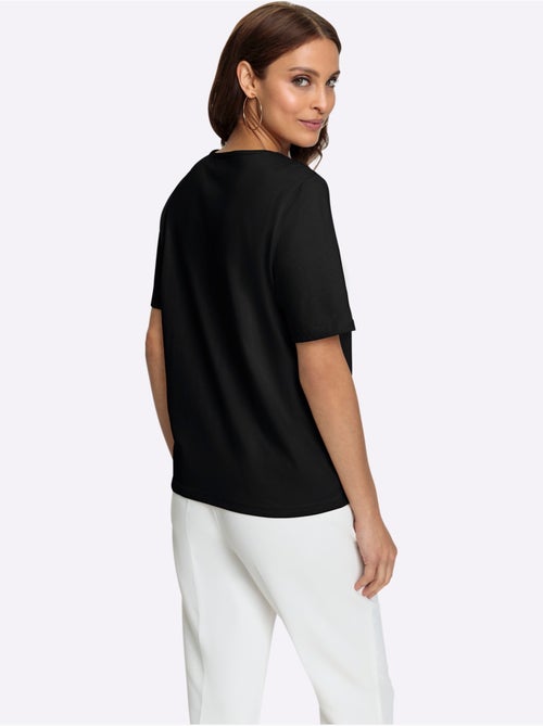T-shirt à encolure ronde avec 3 échancrures et pierres brillantes - Taille standard - Witt - Kiabi T-shirt à encolure ronde avec 3 échancrures et pierres brillantes - Taille standard - Witt - Kiabi