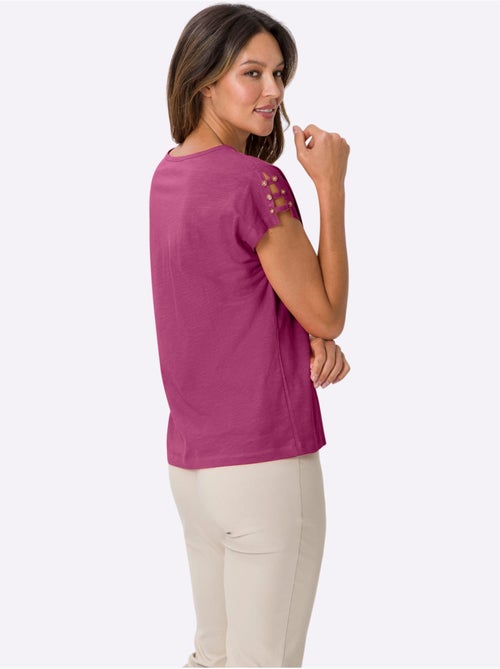 T-shirt à encolure ronde avec manches courtes et détails décoratifs - Taille standard - Moda Vilona - Kiabi T-shirt à encolure ronde avec manches courtes et détails décoratifs - Taille standard - Moda Vilona - Kiabi
